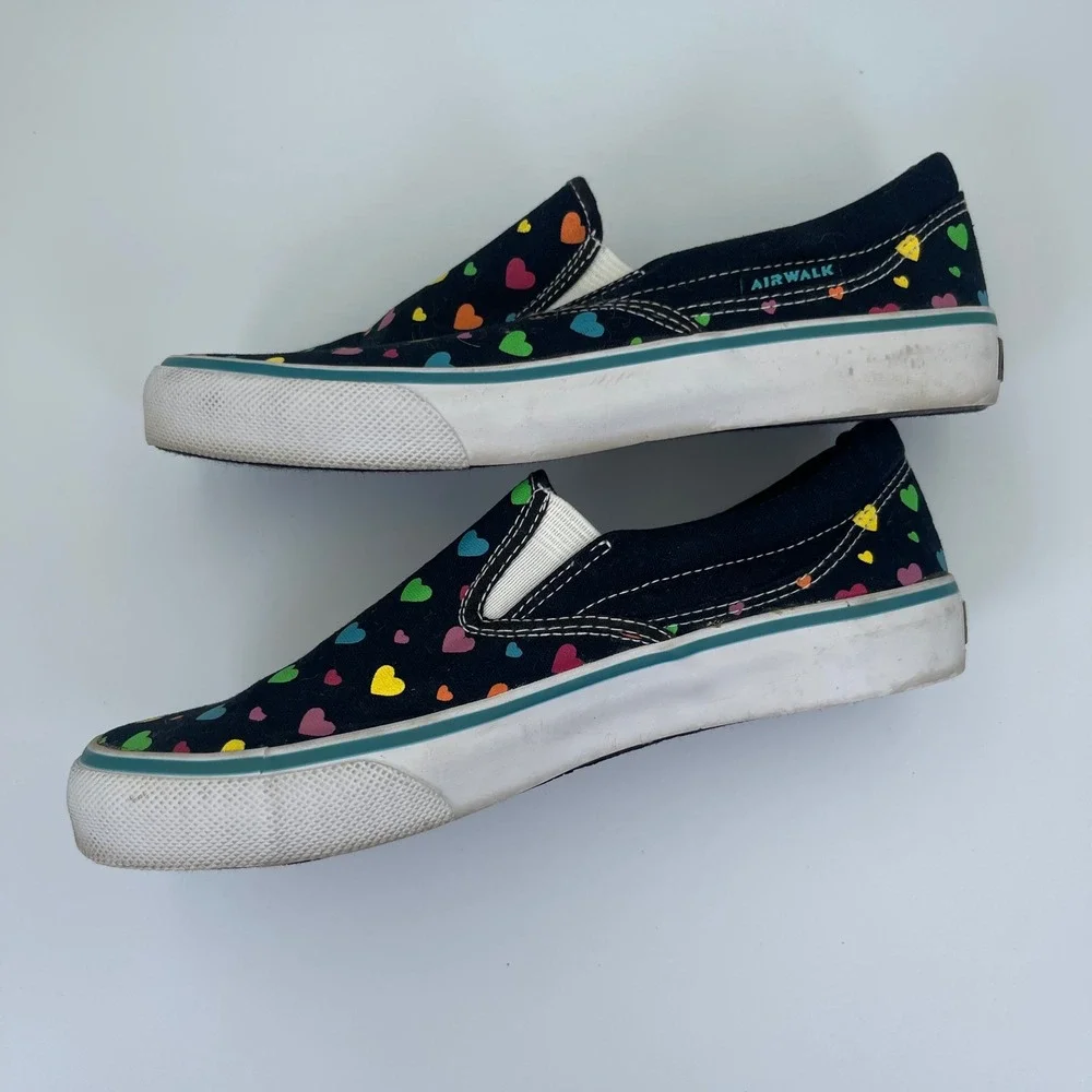 Airwalk Womens 7.5 Slip On Sneakers Black Multicolor Heart Print‎ Casual Shoes